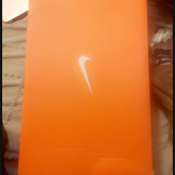 Beautiful pink comfy shoes!! Brand new!! They didn’t fit me unfortunately - Picture 4 of 4